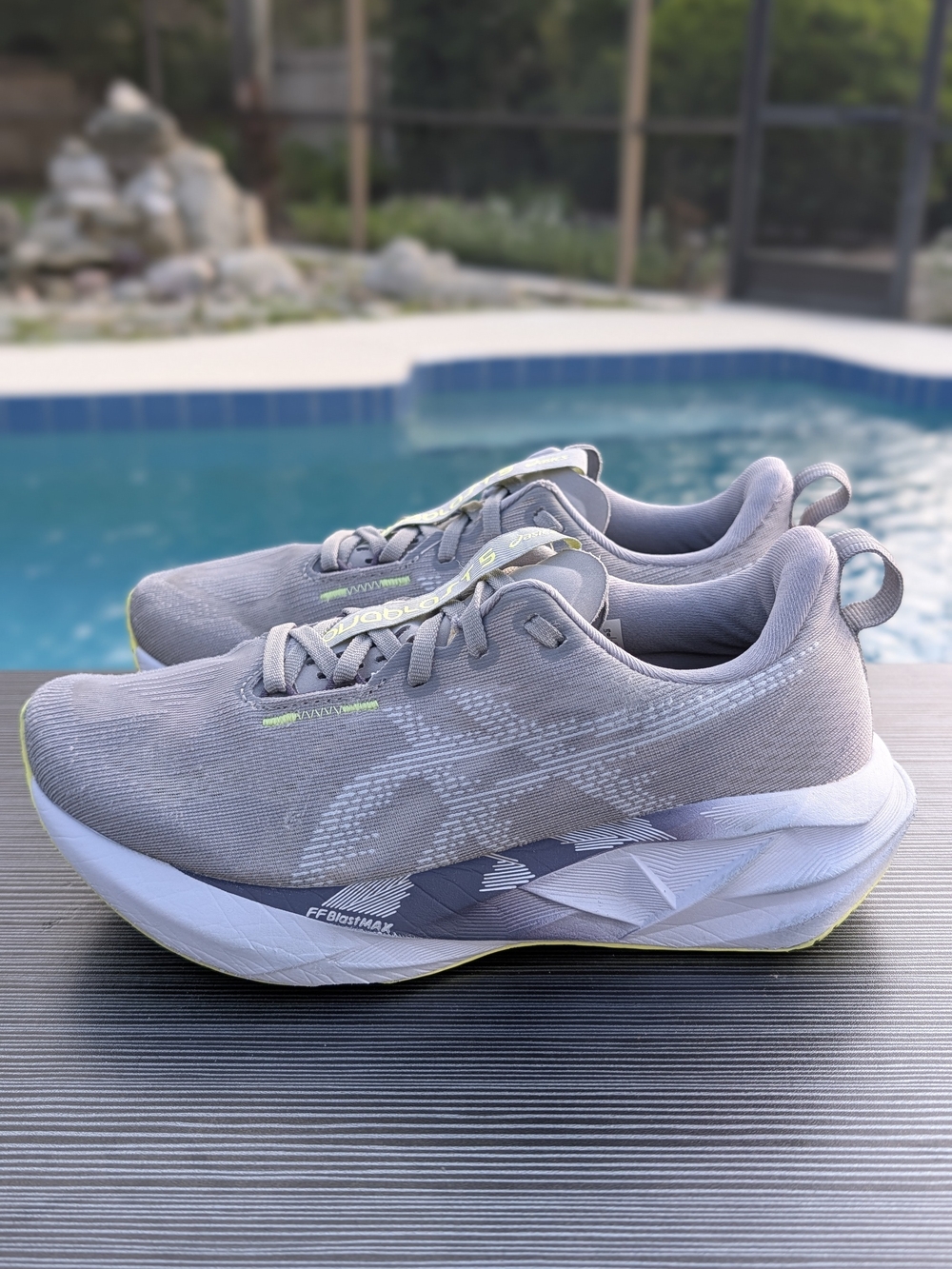 ASICS Novablast 5 Womens Size 8 Grey Light Yellow Running Shoes 1012B765